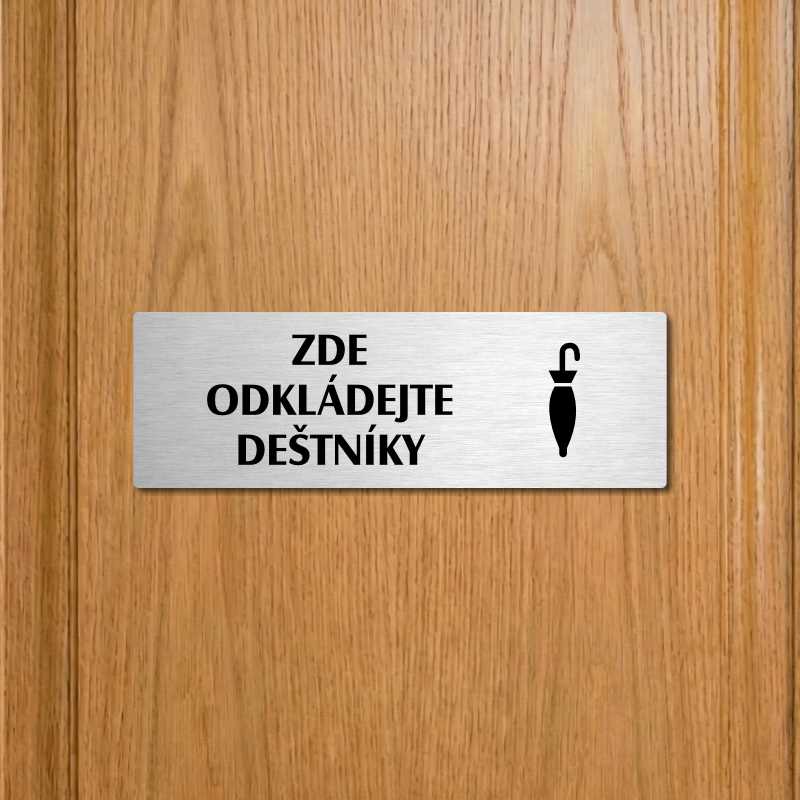 Zde odkládejte deštníky, 200x66mm, zlatá popiska s ozdobou uprostřed